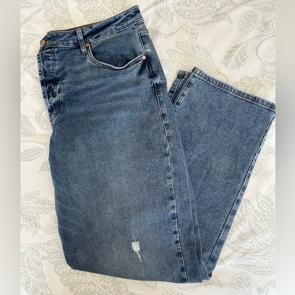 LIKE NEW- High Rise Hudson Jeans ✨ - Picture 5 of 6